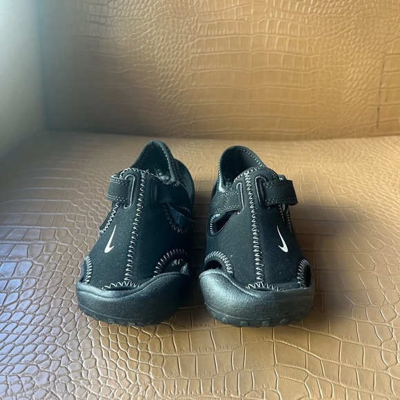 Nike Sunray Protect Black Sandals With White Stitching Size 10C Toddler - Picture 3 of 7